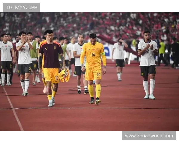 足球球星谢场背后的感人故事与精彩瞬间解析